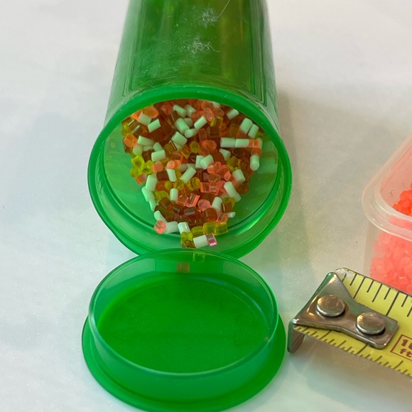 VTG Makit and Bakit Mushroom Shell and Plastic Cooking Crystals - Picture 5 of 6